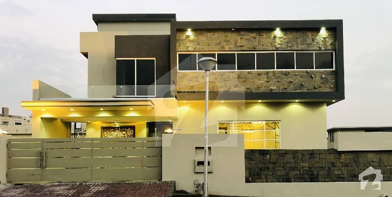 Designer 1 Kanal House With Basement For Sale