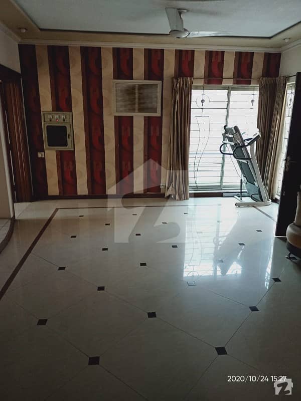 1 Kanal Beautiful Bungalow Luxury Portion For Rent In Dha Phase 4