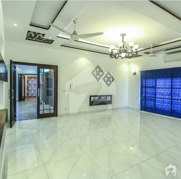 Kanal Full Basement House For Sale Prime Location