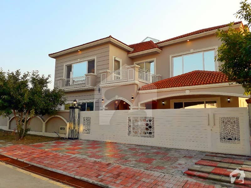 Luxurious Designer Build 26 Marla House With Lawn Corner For Sale Bahria Town Phase 8 Block H Rwp