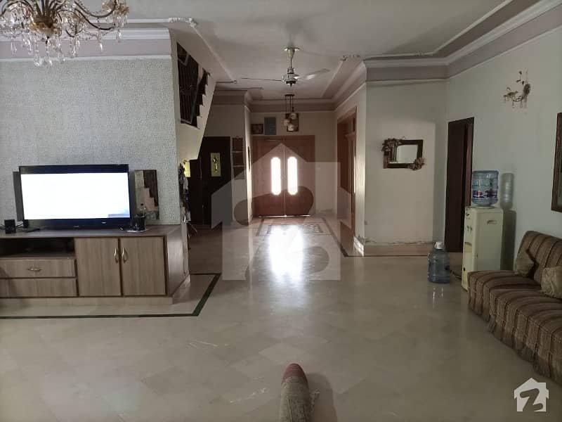 ویلینشیاء ۔ بلاک سی ویلینشیاء ہاؤسنگ سوسائٹی لاہور میں 6 کمروں کا 2 کنال مکان 6.25 کروڑ میں برائے فروخت۔