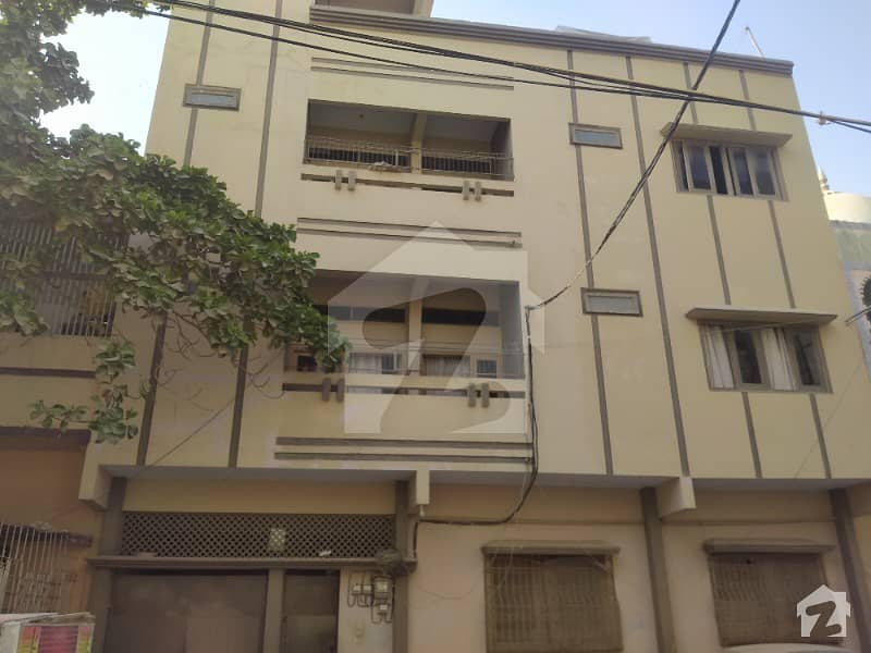 ناظم آباد کراچی میں 4 کمروں کا 9 مرلہ مکان 3.7 کروڑ میں برائے فروخت۔