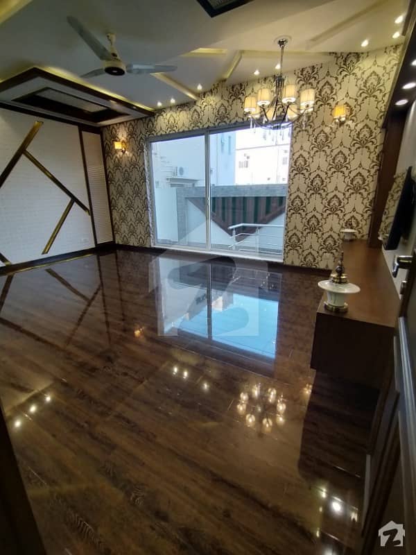 ڈی ایچ اے فیز 5 ڈیفنس (ڈی ایچ اے) لاہور میں 5 کمروں کا 1 کنال مکان 8.4 کروڑ میں برائے فروخت۔
