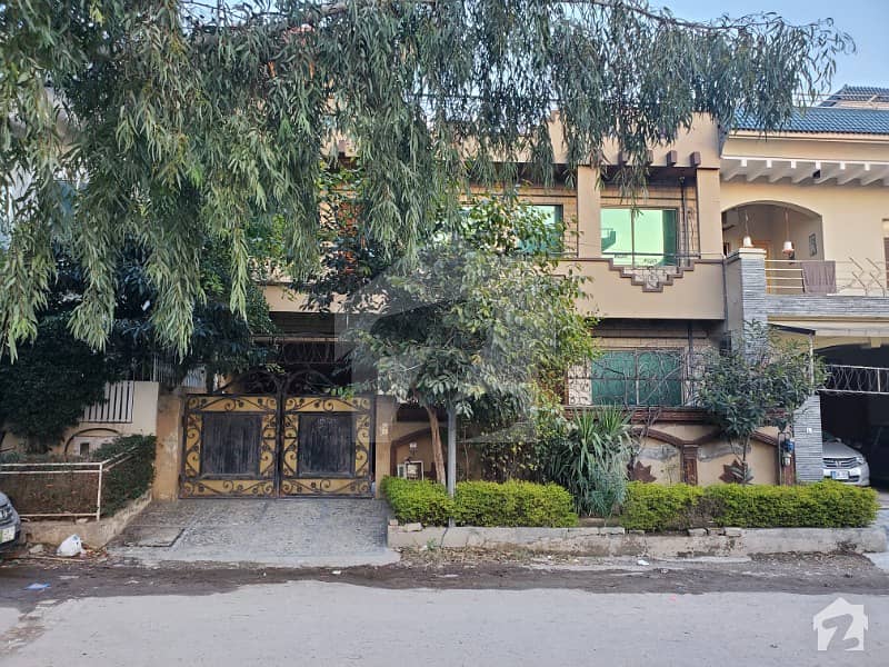 Beautiful Triplex 3 Floor 10 Marla House For Sale Heart Of Islamabad