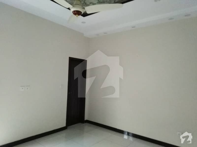 5 Marla Upper Portion In Paragon City For Rent