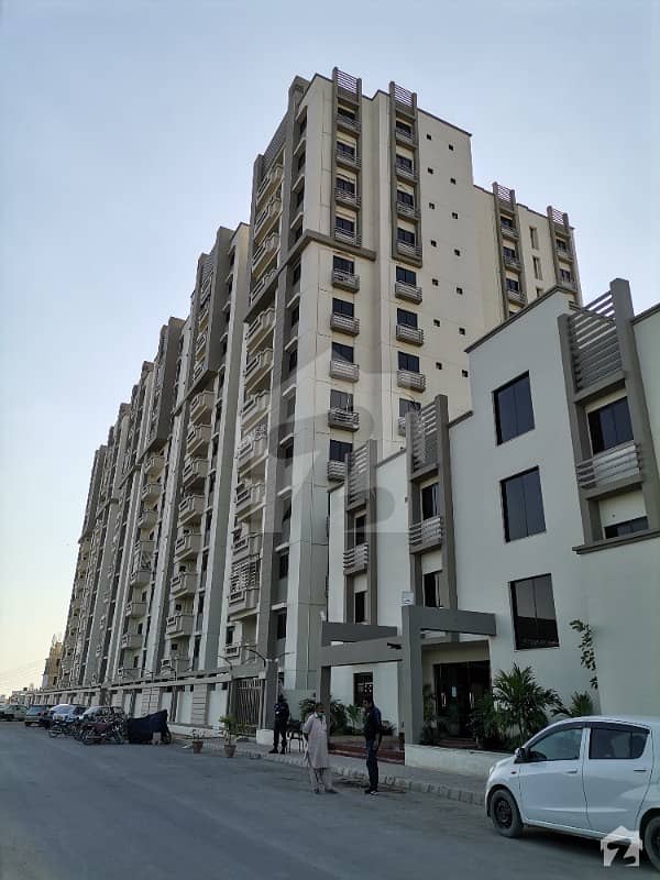 سوہنی گولف وِیو آپارٹمنٹس گلشنِ رُومی فیصل کنٹونمنٹ کینٹ کراچی میں 3 کمروں کا 8 مرلہ فلیٹ 1.5 کروڑ میں برائے فروخت۔