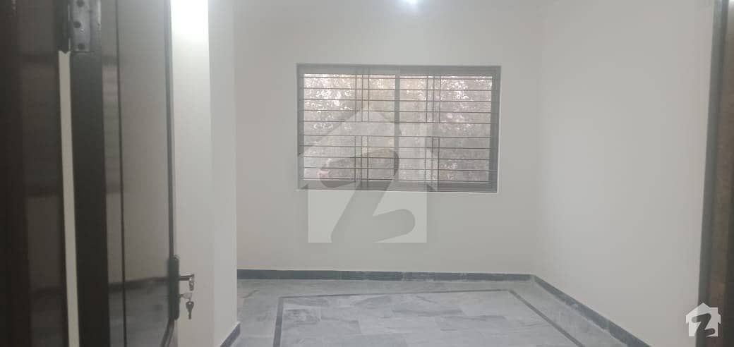 5 Marla Flat Is Available For Rent In Gulberg