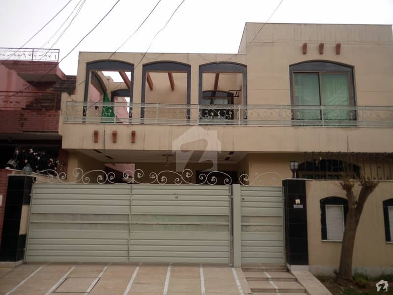 10 Marla House In Stunning Punjab Coop Housing Society Is Available For Rent