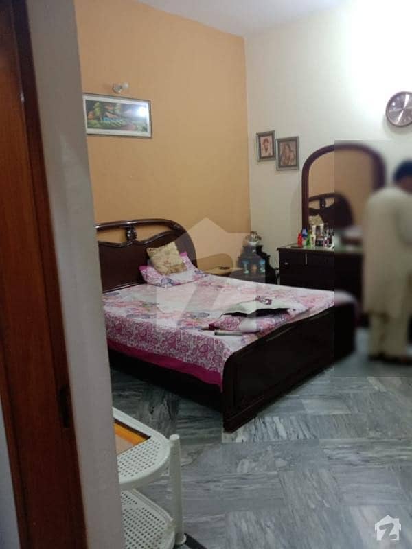 Furnished Room Available In Madina Town College Road