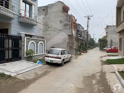 الرحمان گارڈن فیز 4 الرحمان گارڈن لاہور میں 4 کمروں کا 5 مرلہ مکان 88 لاکھ میں برائے فروخت۔ الرحمان گارڈن فیز 4 الرحمان گارڈن لاہور میں 4 کمروں کا 5 مرلہ مکان 88 لاکھ میں برائے فروخت۔
