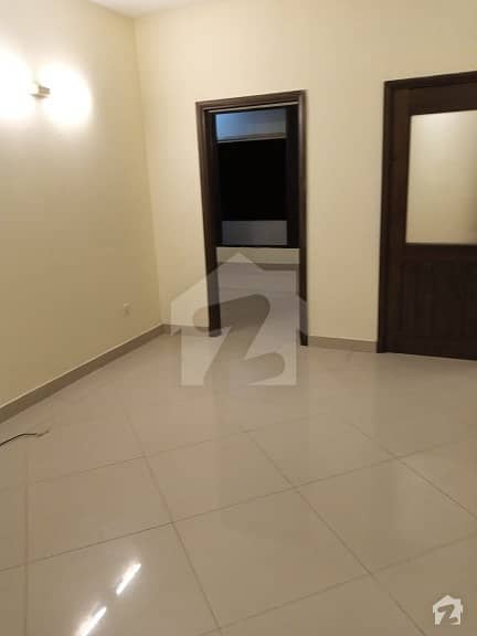 2000 Square Feet Apartment 3 Bedrooms D/d With Lift Stand By And Car Parking