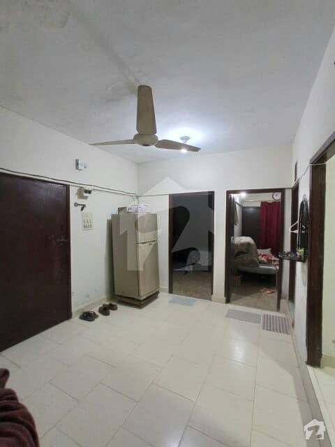 نارتھ ناظم آباد ۔ بلاک ایم نارتھ ناظم آباد کراچی میں 2 کمروں کا 3 مرلہ فلیٹ 30.75 لاکھ میں برائے فروخت۔