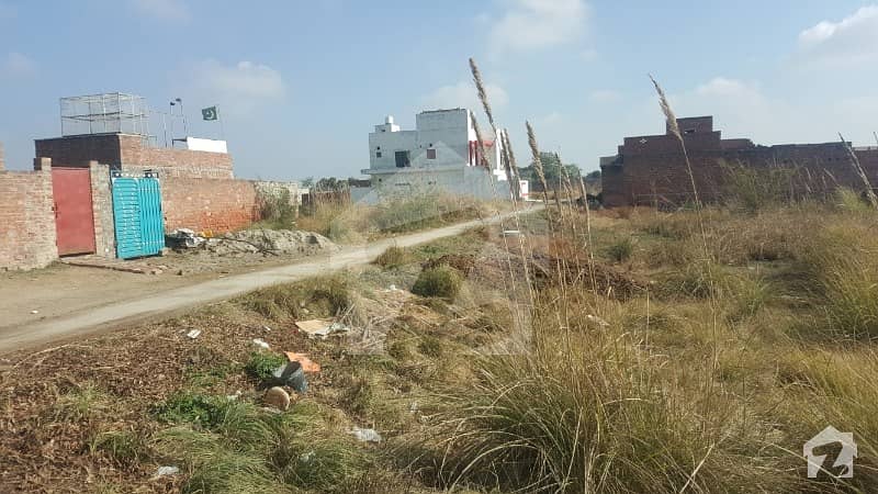 اشرفی ٹاؤن لاہور میں 10 مرلہ رہائشی پلاٹ 20 لاکھ میں برائے فروخت۔