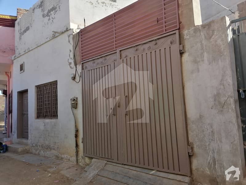 بھٹہ کالونی سخی سرور روڈ ڈیرہ غازی خان میں 2 کمروں کا 4 مرلہ مکان 55 لاکھ میں برائے فروخت۔