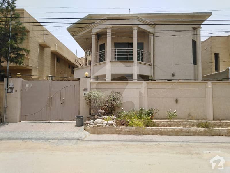 ڈی ایچ اے فیز 7 ڈی ایچ اے کراچی میں 6 کمروں کا 1 کنال مکان 9.5 کروڑ میں برائے فروخت۔