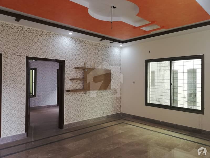 علامہ اقبال ٹاؤن گوجرانوالہ میں 5 کمروں کا 9 مرلہ مکان 1.5 کروڑ میں برائے فروخت۔