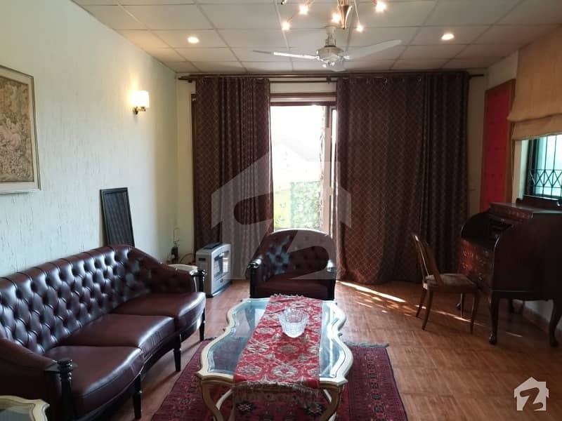 F6 Fully Furnished 1 Bedroom Upper Portion Available For Rent