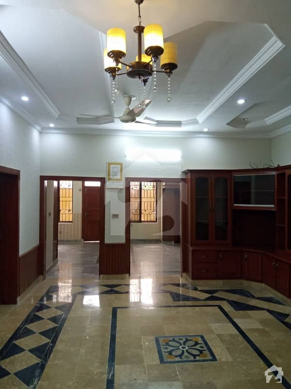 Stunning Lower Portion Is Available For Rent In Gulistan Colony