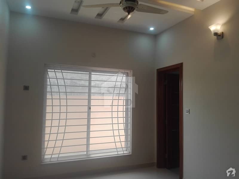 3200 Square Feet Upper Portion Is Available In FECHS