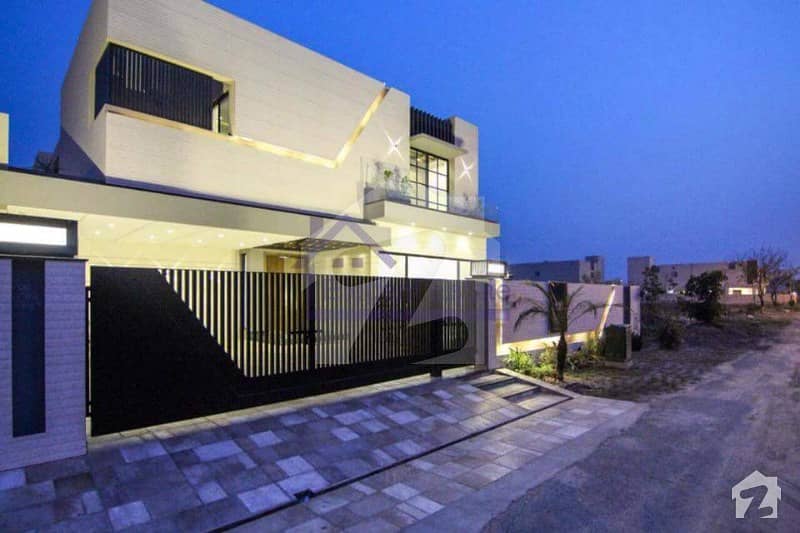 One Kanal Luxury House For Sale Near Park Commercial