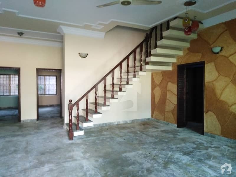 House In Hayatabad Sized 1 Kanal Is Available