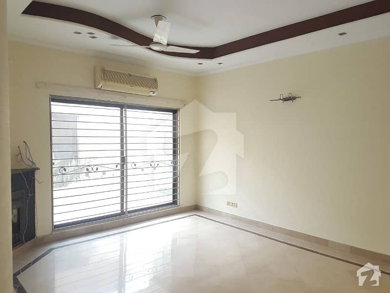 Lavish Upper Portion With Separate Gate Available For Rent