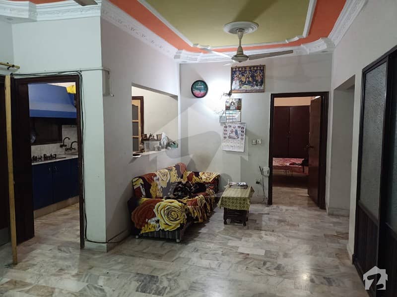 فریرے ٹاؤن کراچی میں 2 کمروں کا 5 مرلہ فلیٹ 1.75 کروڑ میں برائے فروخت۔