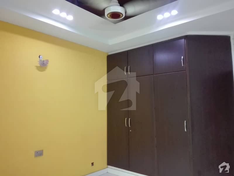 کینال ویلی مین کینال بینک روڈ لاہور میں 3 کمروں کا 5 مرلہ مکان 1.15 کروڑ میں برائے فروخت۔