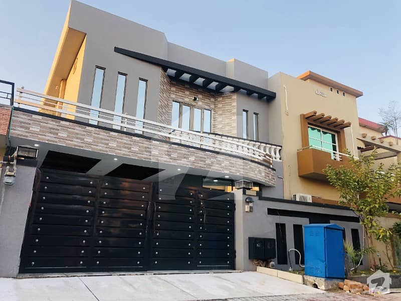 10 Marla House In Central Bahria Town Rawalpindi For Sale