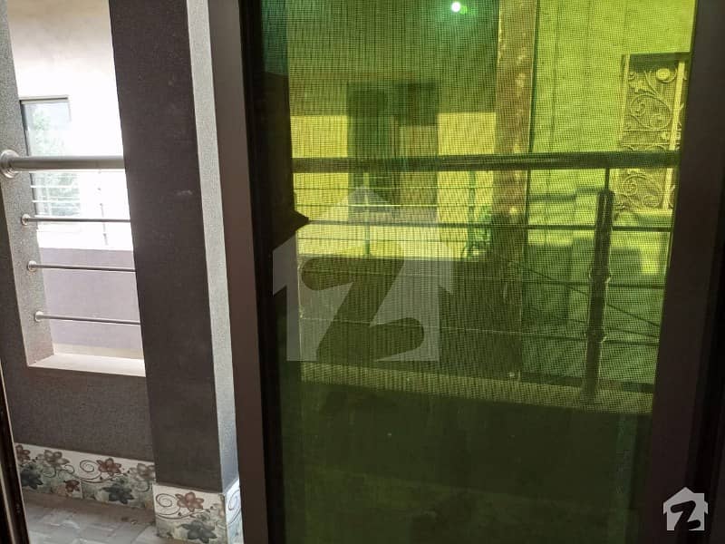 کینال بینک ہاؤسنگ سکیم لاہور میں 3 کمروں کا 3 مرلہ مکان 70 لاکھ میں برائے فروخت۔