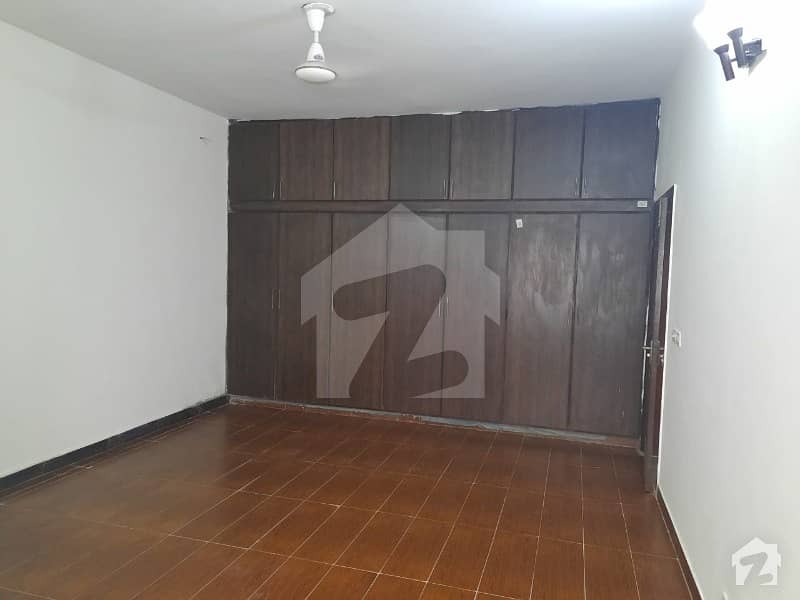 Main Blueward Neat  Clean 10 Marla 3 Bed House For Sale In Askari 11 Ideal Location