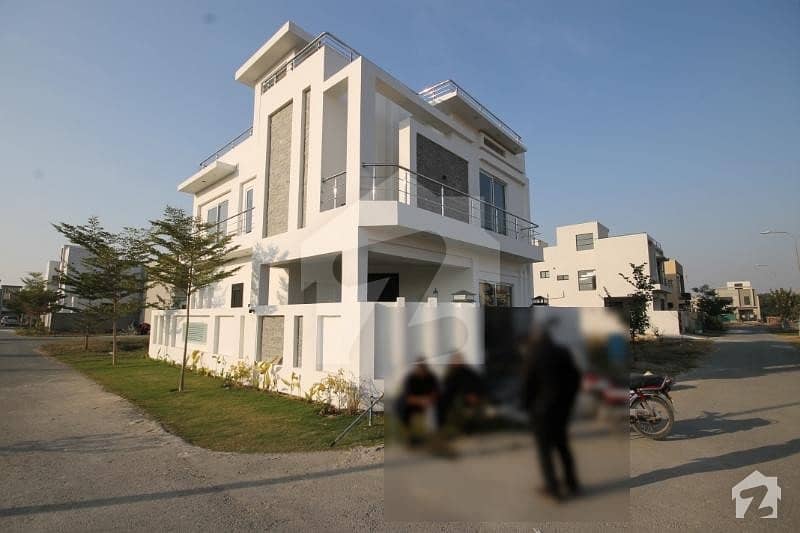 ڈی ایچ اے 9 ٹاؤن ڈیفنس (ڈی ایچ اے) لاہور میں 3 کمروں کا 5 مرلہ مکان 1.65 کروڑ میں برائے فروخت۔