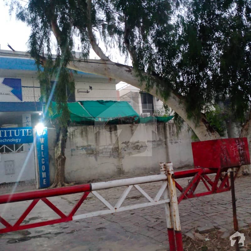 کلمہ چوک لاہور میں 5 کمروں کا 1 کنال مکان 7 کروڑ میں برائے فروخت۔