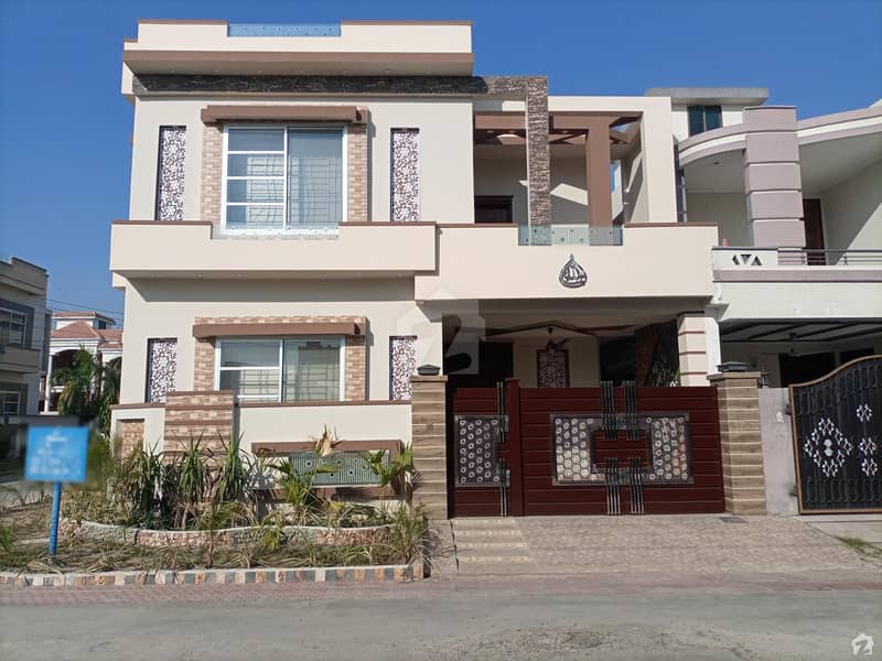 6 Marla Spacious House Available In DC Colony For Sale