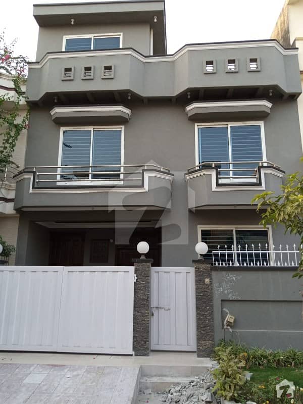 25x40 Sun Facing Beautiful House Available For Sale In G13