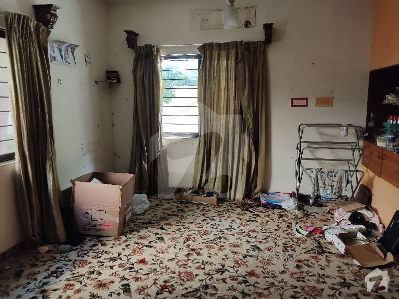 کلفٹن ۔ بلاک 1 کلفٹن کراچی میں 5 کمروں کا 14 مرلہ مکان 5.25 کروڑ میں برائے فروخت۔