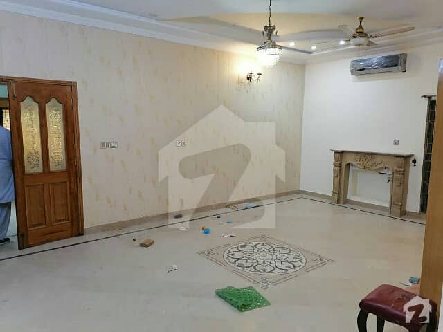 واپڈا ٹاؤن فیز 1 واپڈا ٹاؤن لاہور میں 5 کمروں کا 1 کنال مکان 1.25 لاکھ میں کرایہ پر دستیاب ہے۔