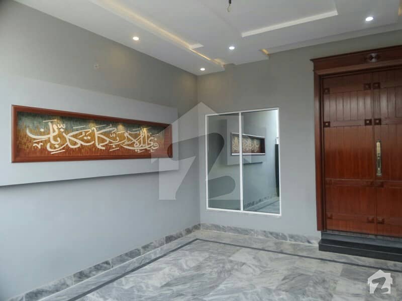 20 Marla House Ideally Situated In Wapda City