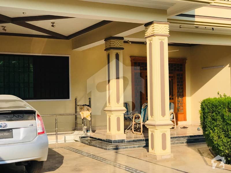 Stunning 4500  Square Feet House In Hayatabad Available