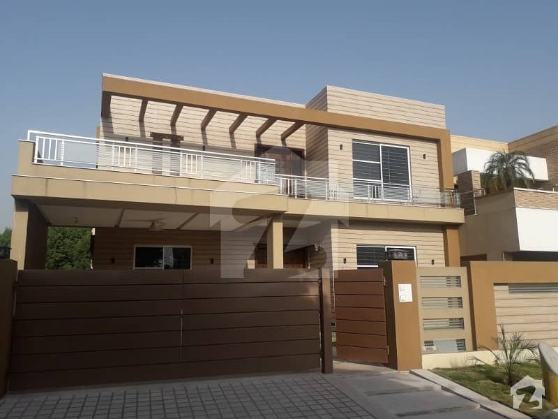 1 Kanal Luxurious House For Sale In Sukh Chyn.