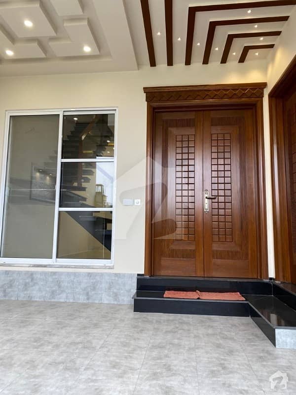 ایڈن ایگزیکیٹو ایڈن گارڈنز فیصل آباد میں 4 کمروں کا 7 مرلہ مکان 1.75 کروڑ میں برائے فروخت۔