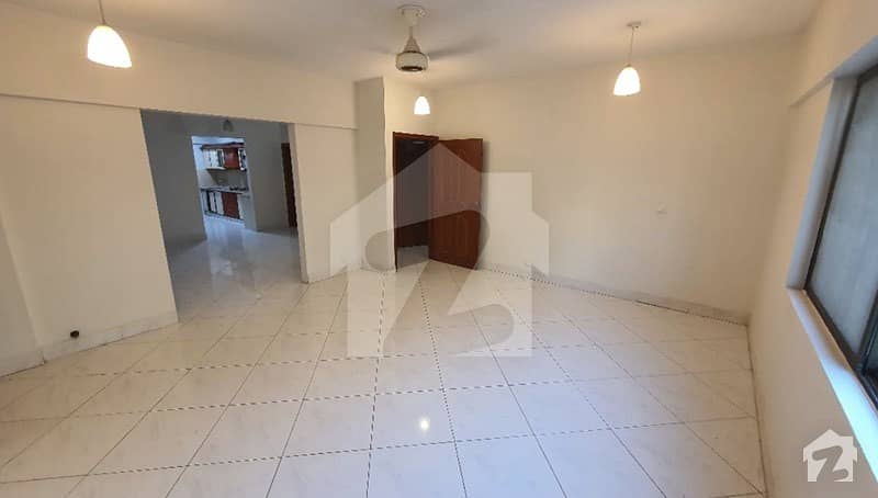Spacious Flat Is Available In Dha Defence For Rent