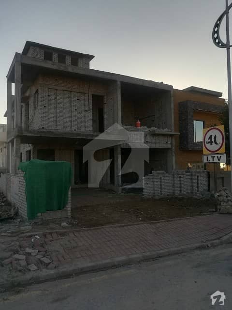 10 Marla Double Storey Boulevard Category Brand New House in E-block phase 8, Bahria Town for sale