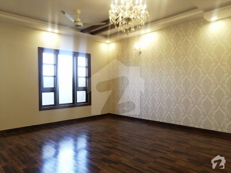 ڈی ایچ اے فیز 7 ایکسٹینشن ڈی ایچ اے ڈیفینس کراچی میں 5 کمروں کا 12 مرلہ مکان 7.5 کروڑ میں برائے فروخت۔