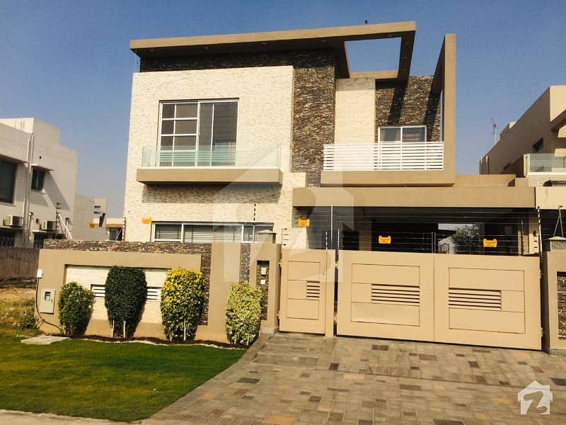 10 Marla Luxury House For Sale At Prime Location