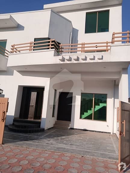 9 Beds 12 Washrooms 3 Storey House Available