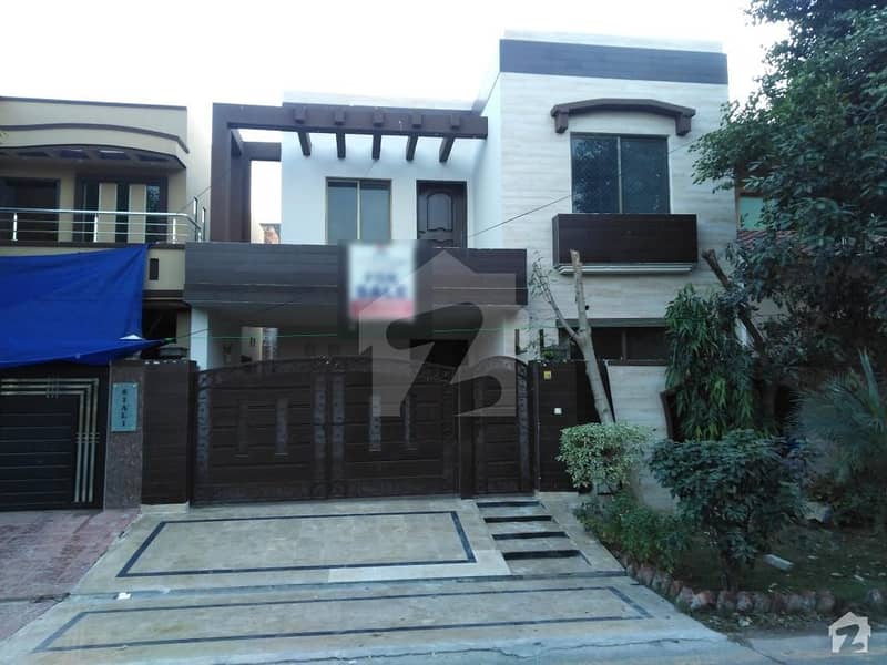 8 Marla House In Bahria Town Is Available