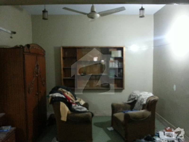 زمان ٹاؤن کورنگی کراچی میں 6 کمروں کا 10 مرلہ مکان 2.75 کروڑ میں برائے فروخت۔