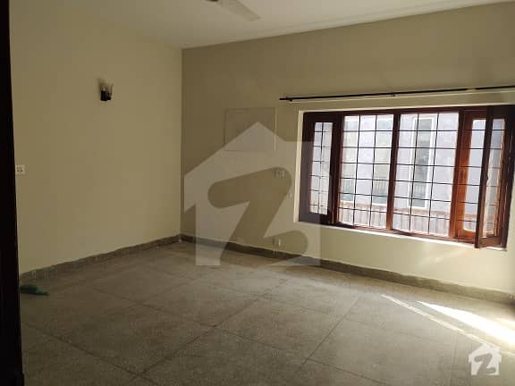 Islamabad F-10/2 Beautiful Full House For Rent