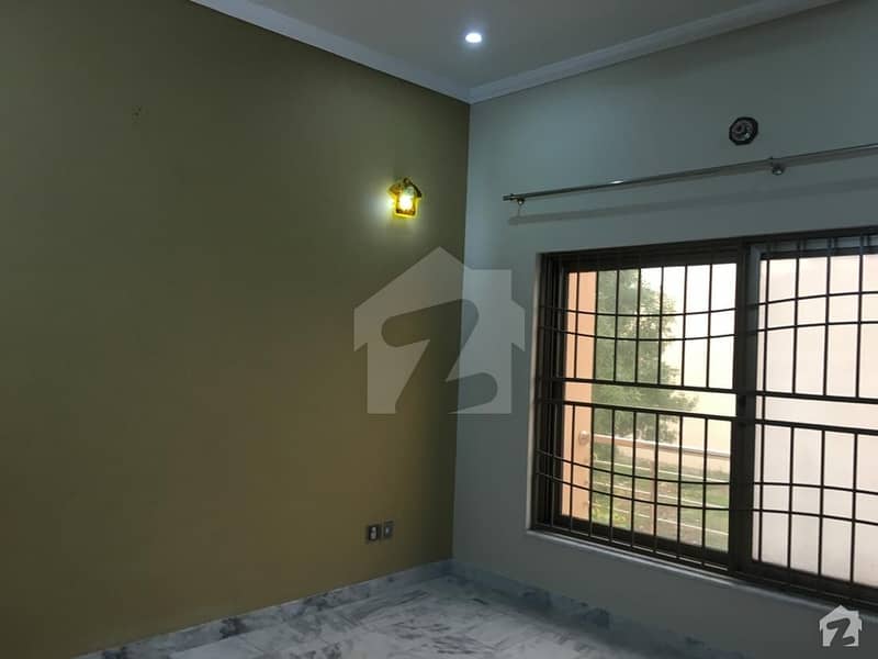 2250  Square Feet Upper Portion In Stunning Dha Defence Is Available For Rent